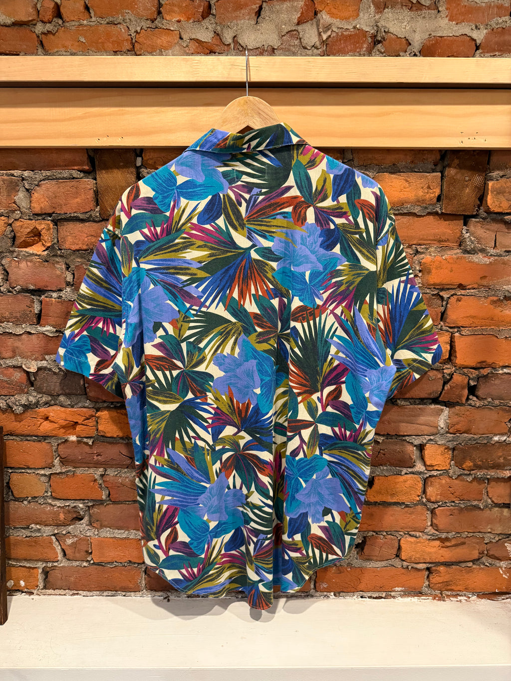 Vintage 90s Wilke Rodriguez Loop Collar Floral Shirt (M)