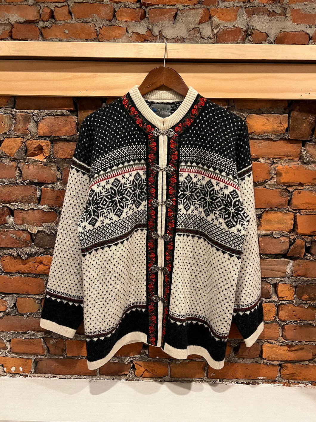 Vintage Squaw Valley Clasp Knit Sweater (WM)