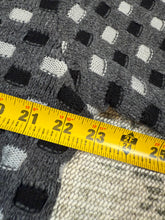 Load image into Gallery viewer, Vintage Hemingway Point Pattern Sweater (L)
