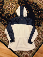 Load image into Gallery viewer, Vintage Tommy Hilfiger Pullover Fleece Jacket(L)
