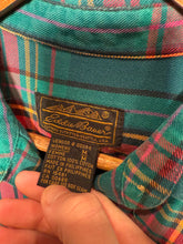 Load image into Gallery viewer, Vintage 90s Eddie Bauer Green Flannel (WM)
