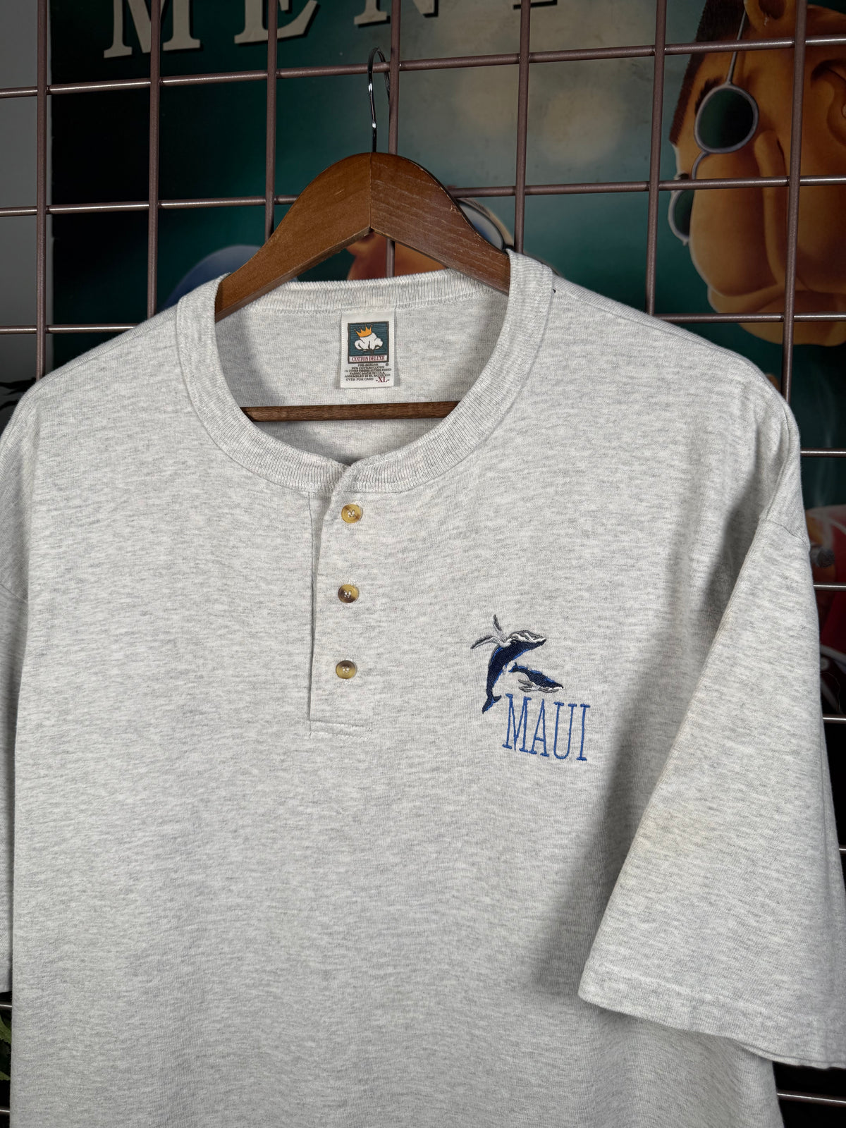 Vintage Maui Embroidered Whale Henley Tee (XL)