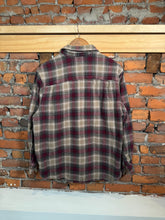 Load image into Gallery viewer, Vintage Faded Glory Heavyweight Flannel (S/M)
