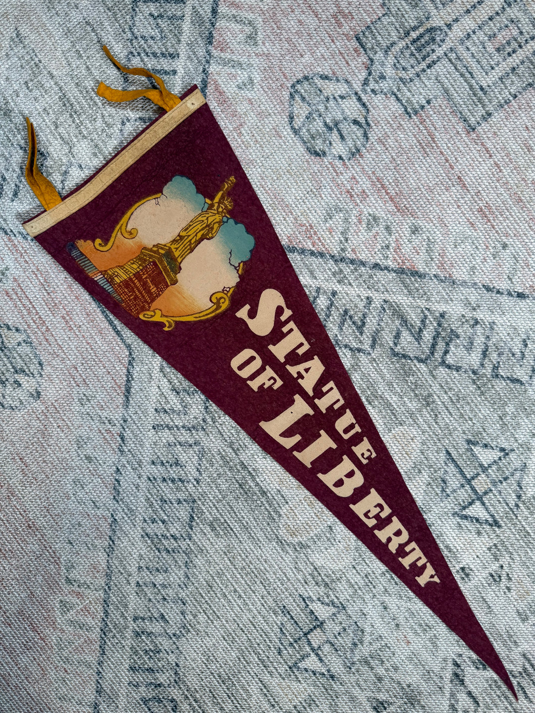 Vintage 50s/60s Statue of Liberty NYC Pennant (25.5inch)