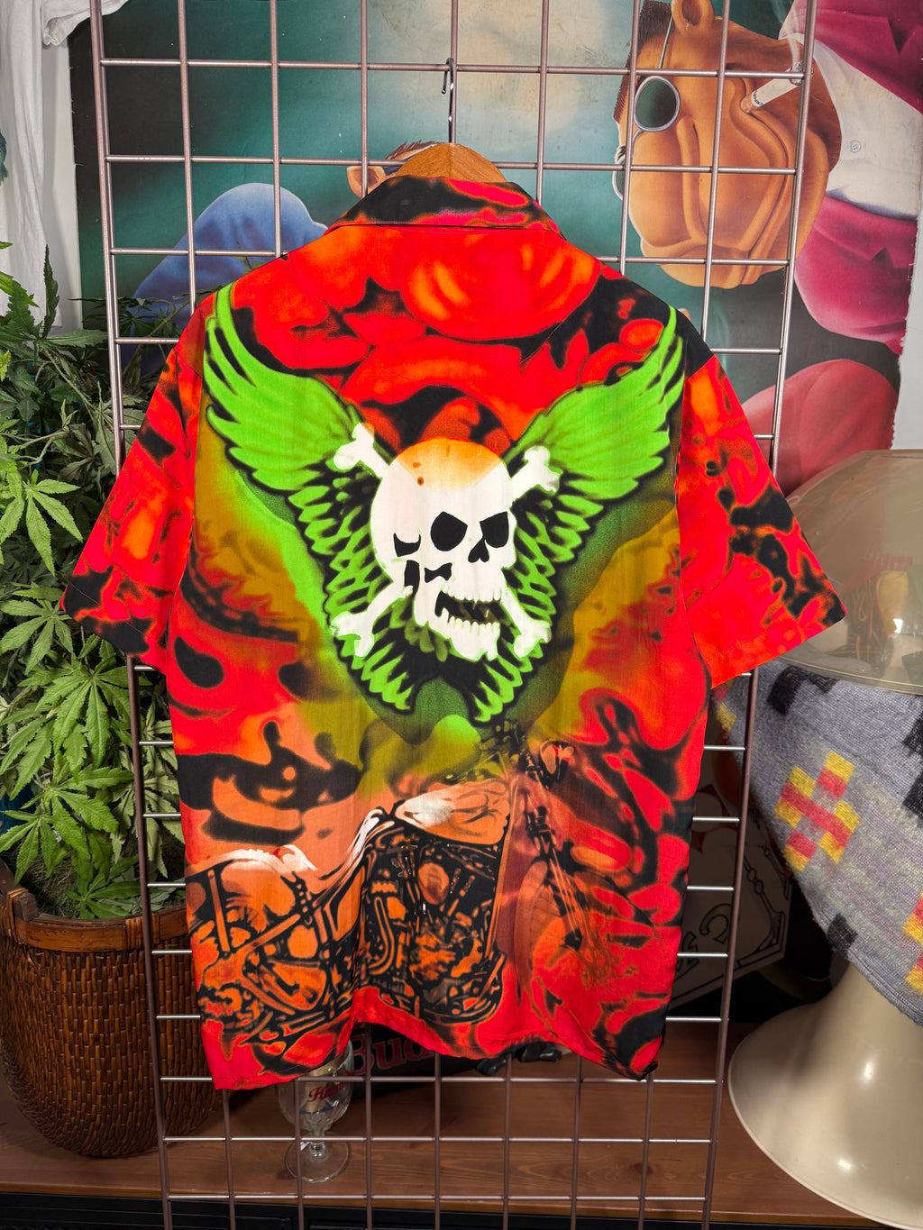 Vintage Early 2000s Dragonfly Clothing Co Skull Shirt (M)