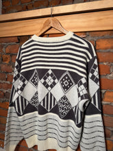 Load image into Gallery viewer, Vintage 80s Steep Slopes Ski Sweater(L)
