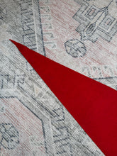 Load image into Gallery viewer, Vintage 50s/60s Washington’s Mansion Mt Vernon Pennant (29inch)
