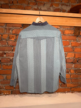 Load image into Gallery viewer, Vintage Western Frontier Pattern Button Down Shirt (L)
