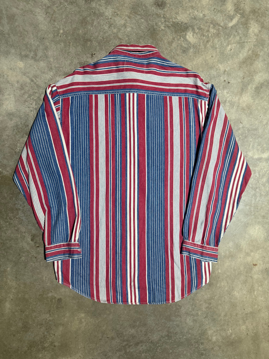 Vintage Levi’s Striped Button Up Shirt (M)