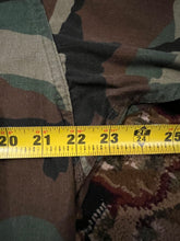Load image into Gallery viewer, Vintage Camo Army Jacket (M Short)
