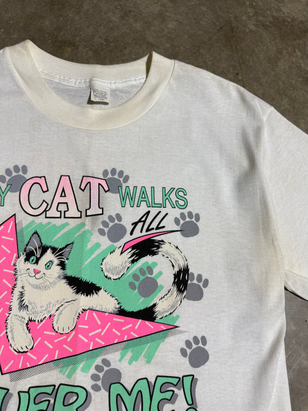 Vintage Early 90s My Cat Walks All Over Me T-Shirt (M)