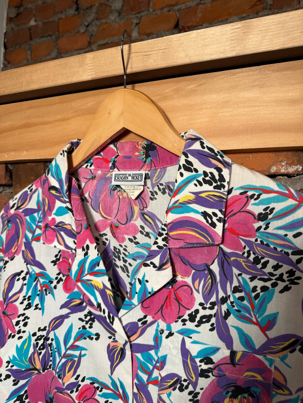 Vintage 80s The Season Ticket Floral Button Up Shirt (WL)