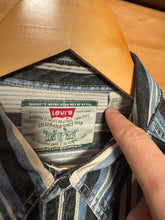 Load image into Gallery viewer, Vintage Levi’s Blue Black and White Striped Button Up Shirt (L)
