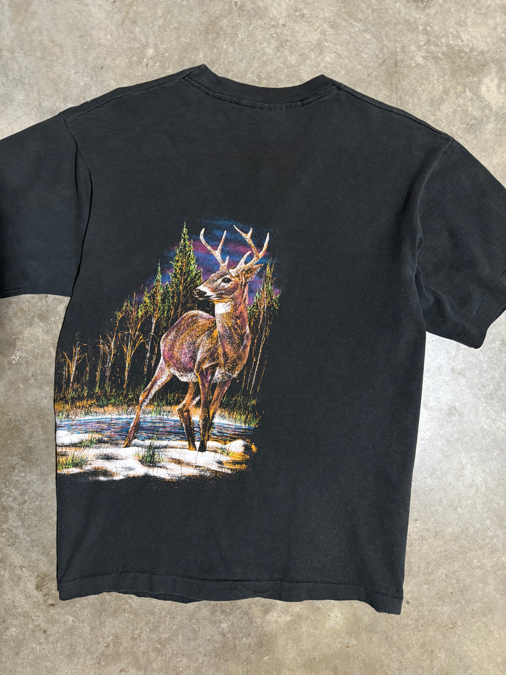 Vintage Early 90s Deer Wrap Around Graphic Tee (L)