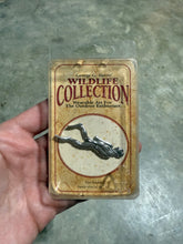 Load image into Gallery viewer, Lot of 6 Vintage Fish/Ocean Wildlife Pins
