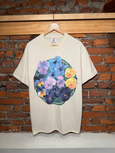 Load image into Gallery viewer, Vintage Flower Circle Tee (L)
