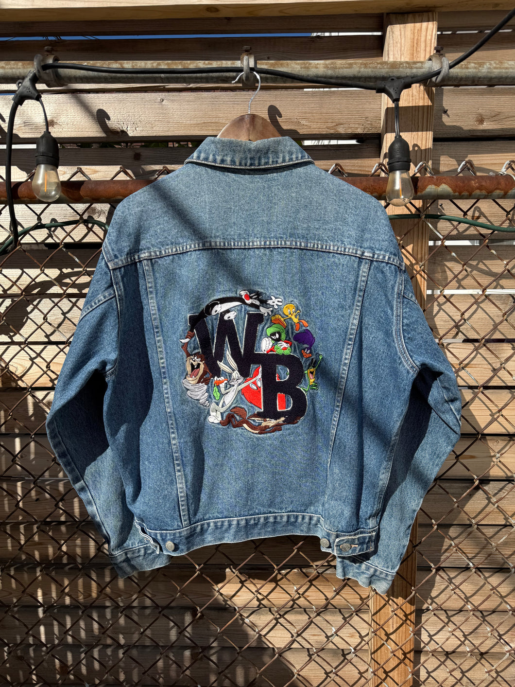 Vintage 90s Looney Tunes Embroidered Jean Jacket (M)
