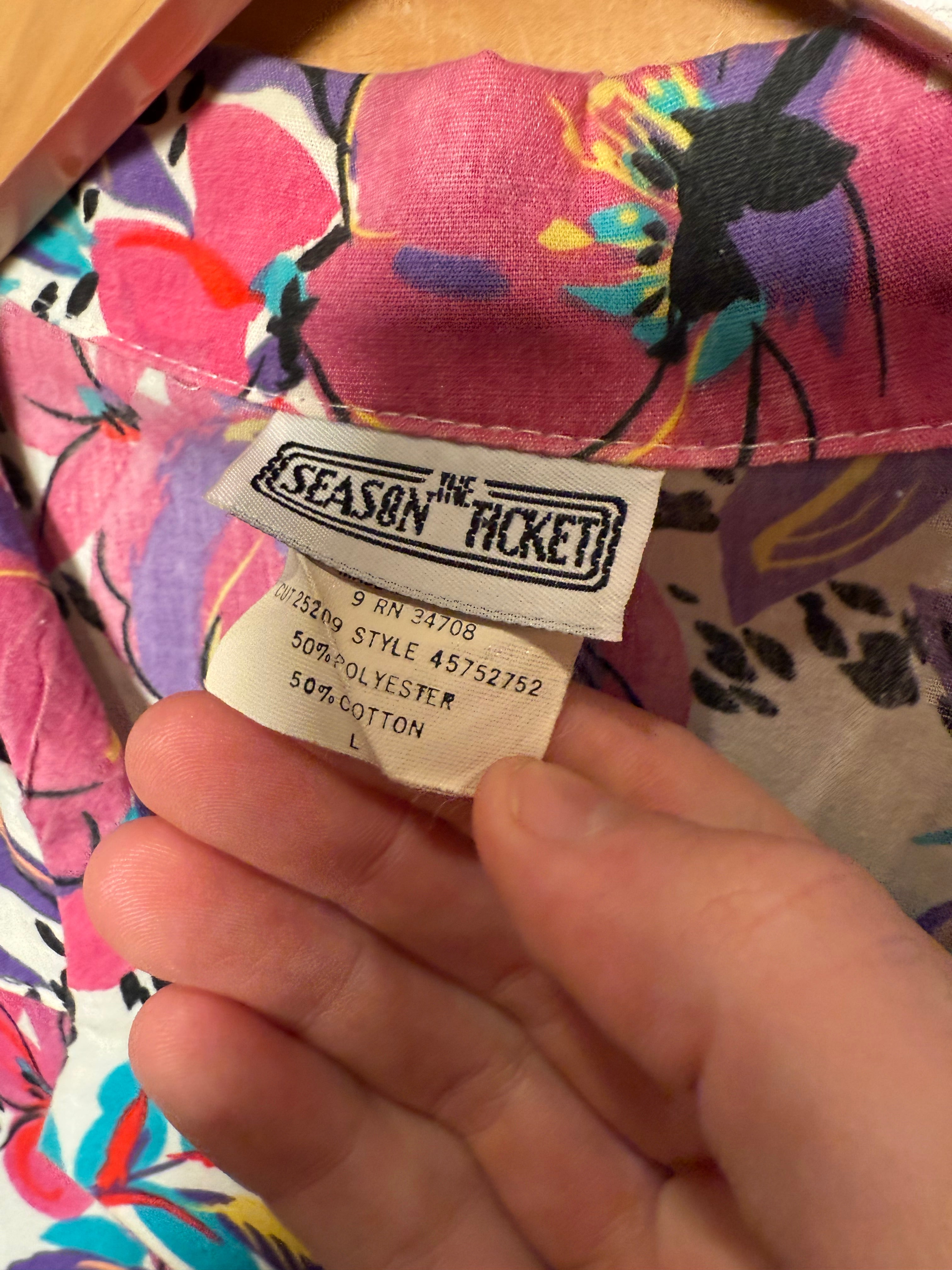 Vintage 80s The Season Ticket Floral Button Up Shirt (WL)
