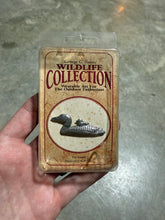 Load image into Gallery viewer, Lot of 6 Vintage Birds Wildlife Pins

