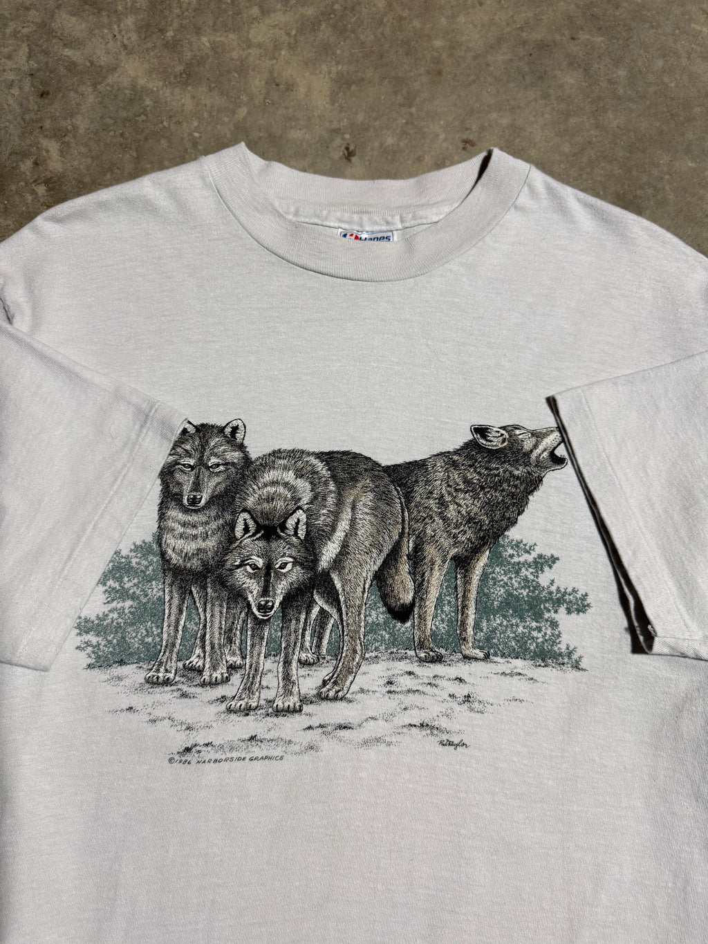 Vintage 90s Cropped Wolf T-Shirt (Cropped M)