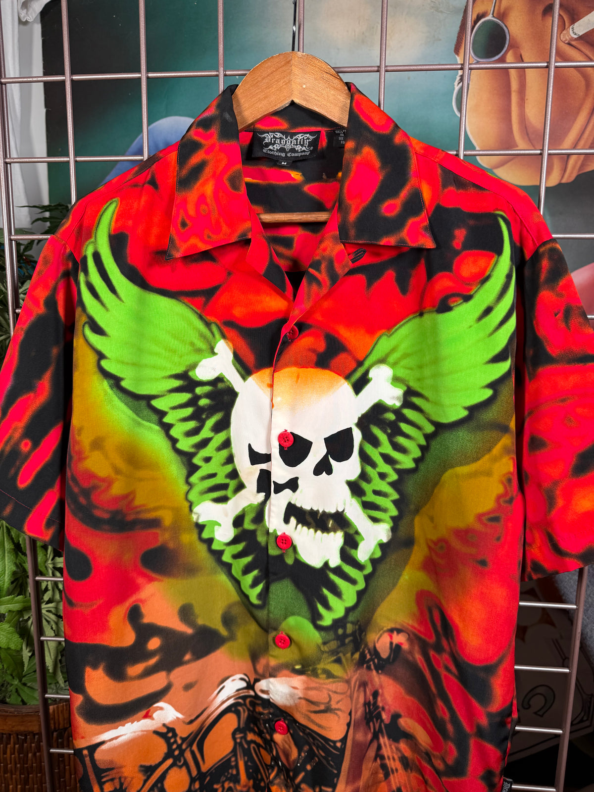 Vintage Early 2000s Dragonfly Clothing Co Skull Shirt (M)