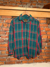 Load image into Gallery viewer, Vintage 90s Eddie Bauer Green Flannel (WM)
