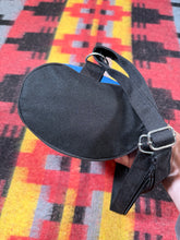 Load image into Gallery viewer, Vintage 1998 Scooby Doo Mini Backpack
