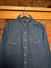 Load image into Gallery viewer, Vintage Plains Pearl Snap Denim Shirt (M)
