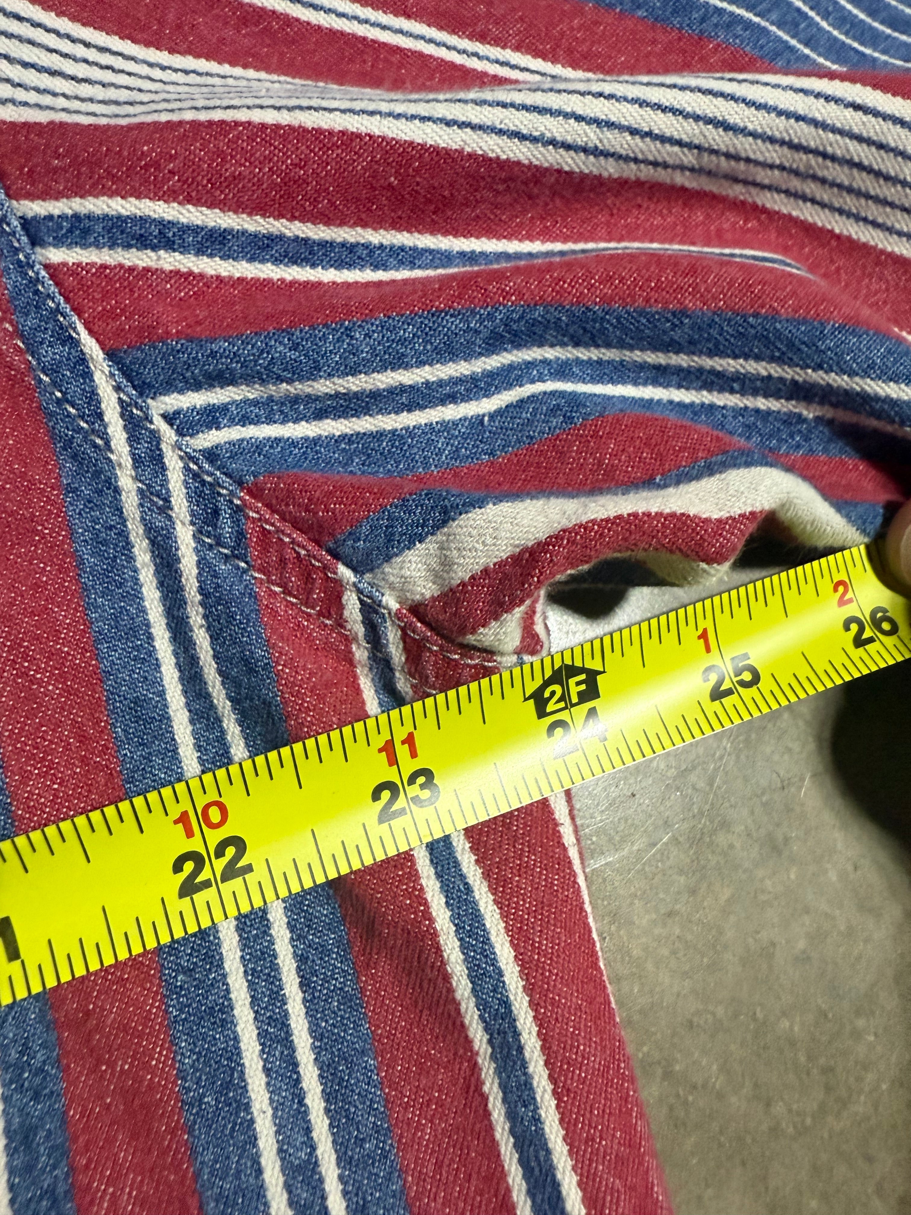 Vintage Levi’s Striped Button Up Shirt (M)
