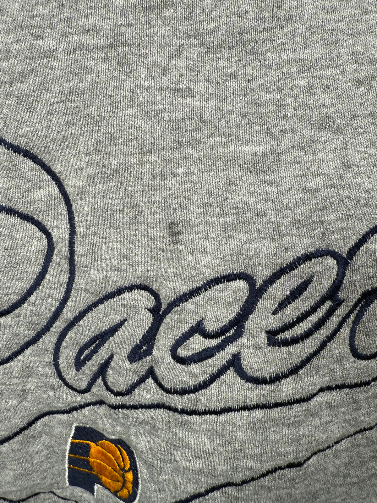 Vintage 90s Indiana Pacers Embroidered Crewneck (XL)