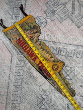 Load image into Gallery viewer, Vintage 50s/60s Mohawk Trail Canoe Pennant (23inch)
