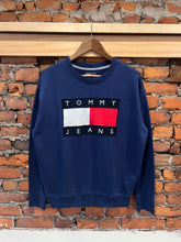 Load image into Gallery viewer, 2000s Stitched Tommy Hilfiger Crewneck (WS)
