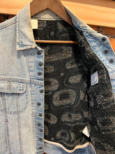 Load image into Gallery viewer, Vintage Lee Blanket Lined Jean Jacket (WS)
