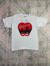 Load image into Gallery viewer, Vintage Skyliners New York Apple Tee (L)
