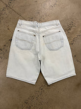 Load image into Gallery viewer, Vintage Structure Jean Shorts (31)

