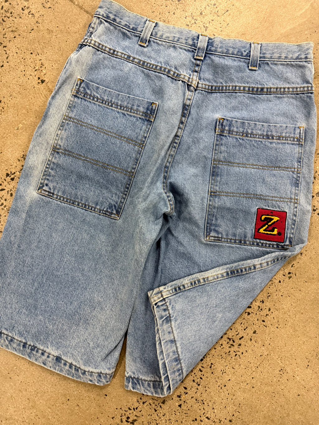 Vintage Y2K Zonz Jean Shorts (34)