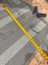 Load image into Gallery viewer, Vintage Western Frontier Pattern Button Down Shirt (L)
