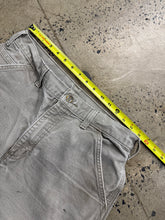 Load image into Gallery viewer, Vintage Carhartt Carpenter Shorts (30)
