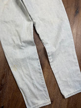 Load image into Gallery viewer, Vintage Capezio Lightwash Womens Jeans (7, 25 x 30)
